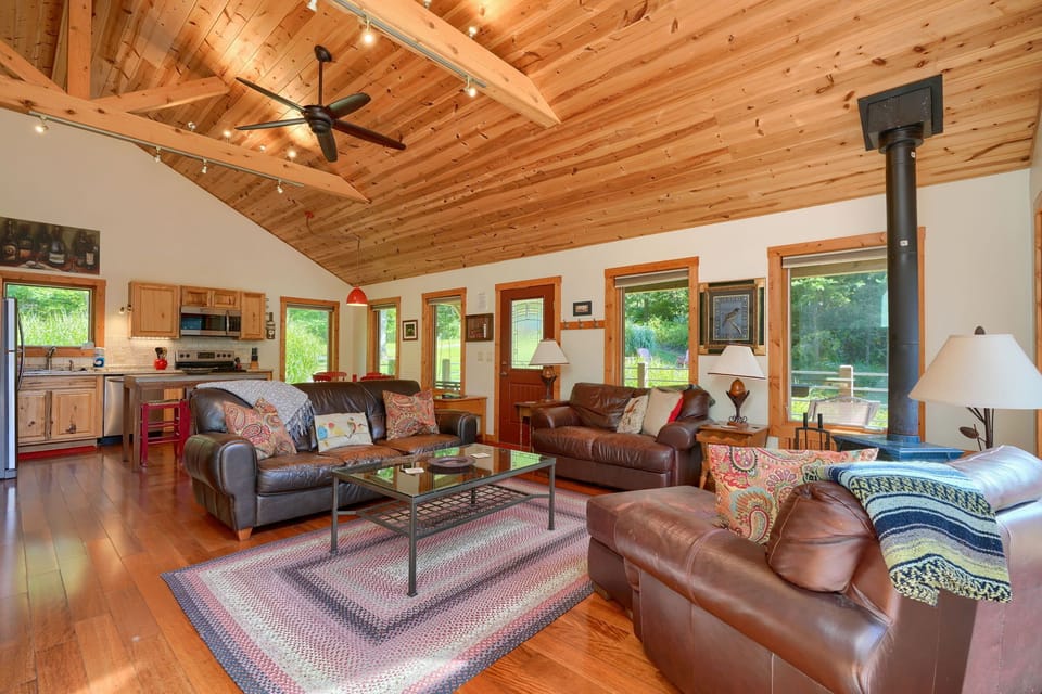 Living Room / Lounge