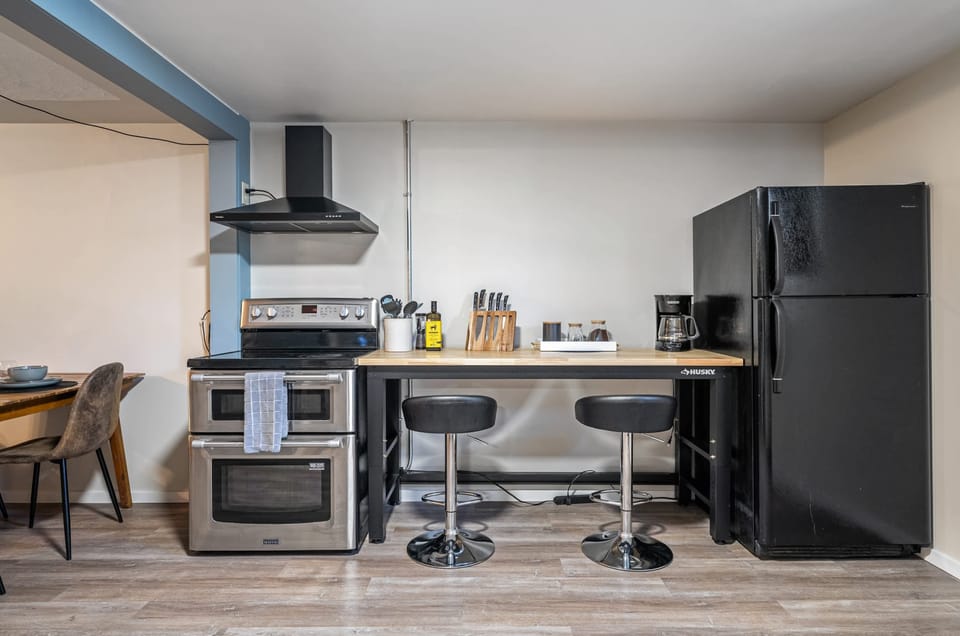 Kitchen .