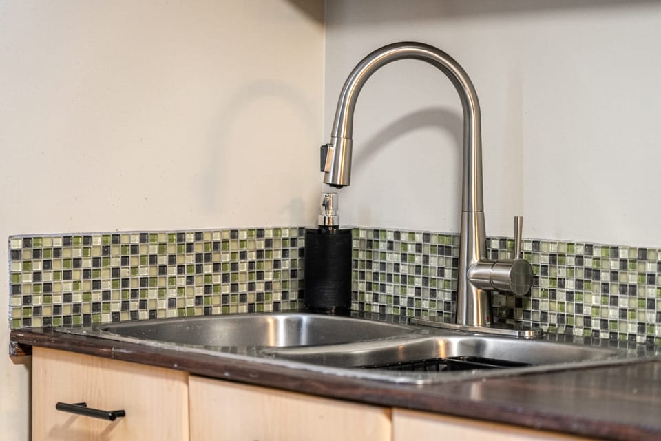 Kitchen .
