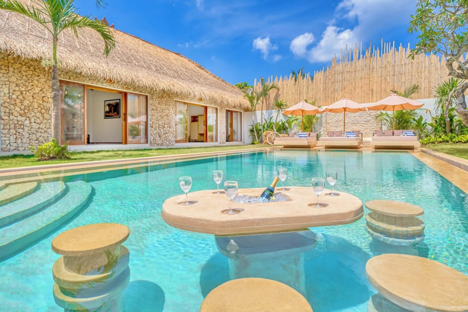 Enjoy your drinks and cocktails in the pool