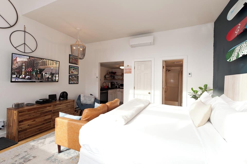 Studio with King Bed and kitchen