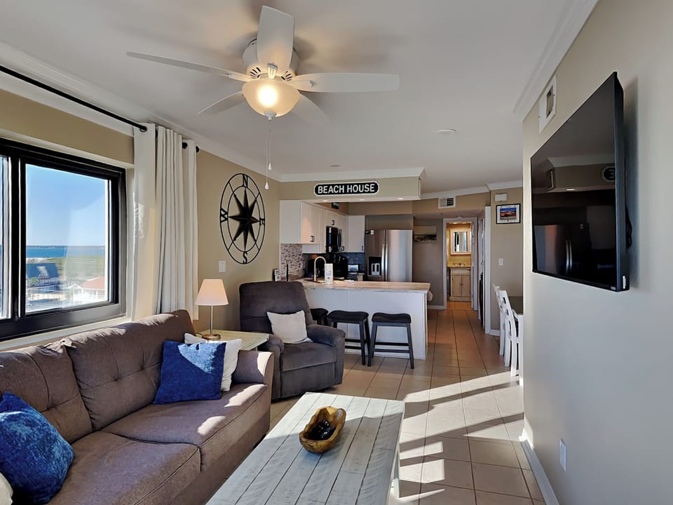Living Room - Smart TV