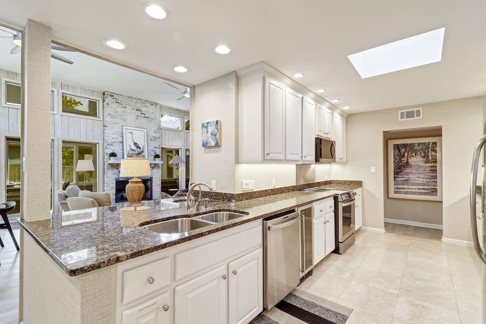 2 Ruddy Turnstone - Fully Equipped Kitchen