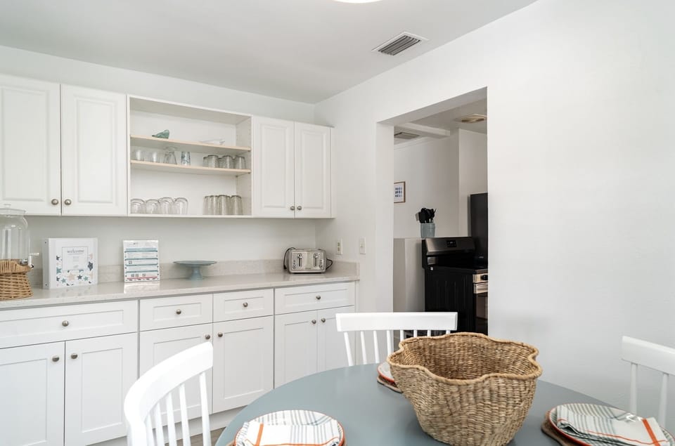 Kitchen, Dining Area