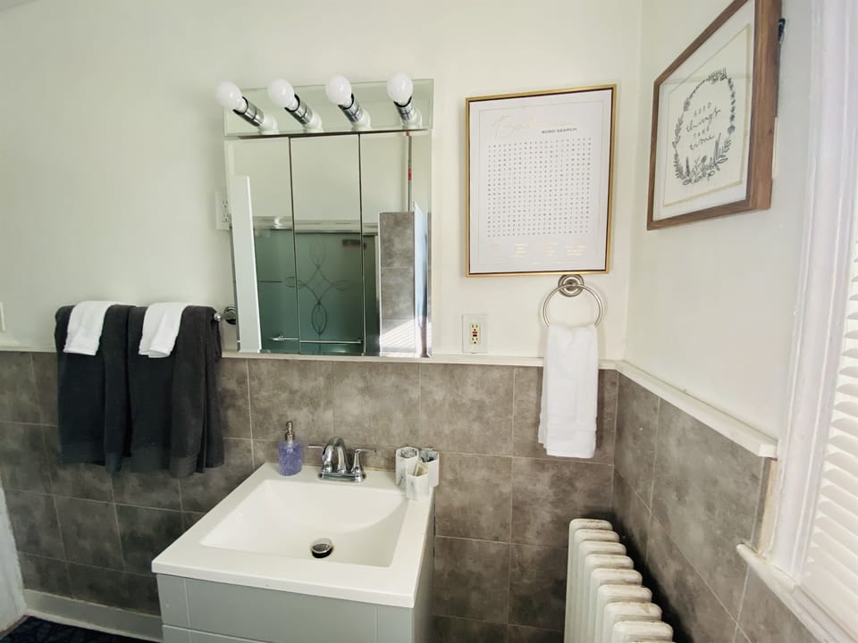 Full bathroom
