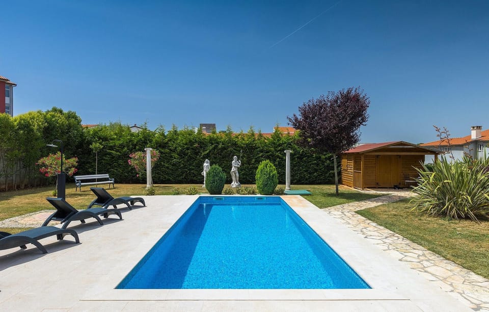 pool