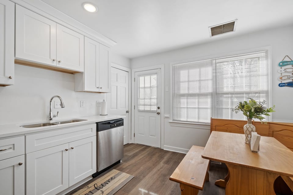 Updated kitchen w. soft close cabinets and quartz counter-tops!