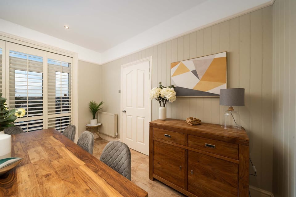 Dining room at Driftwood, Padstow, Cornwall, self catering with Beach Retreats.