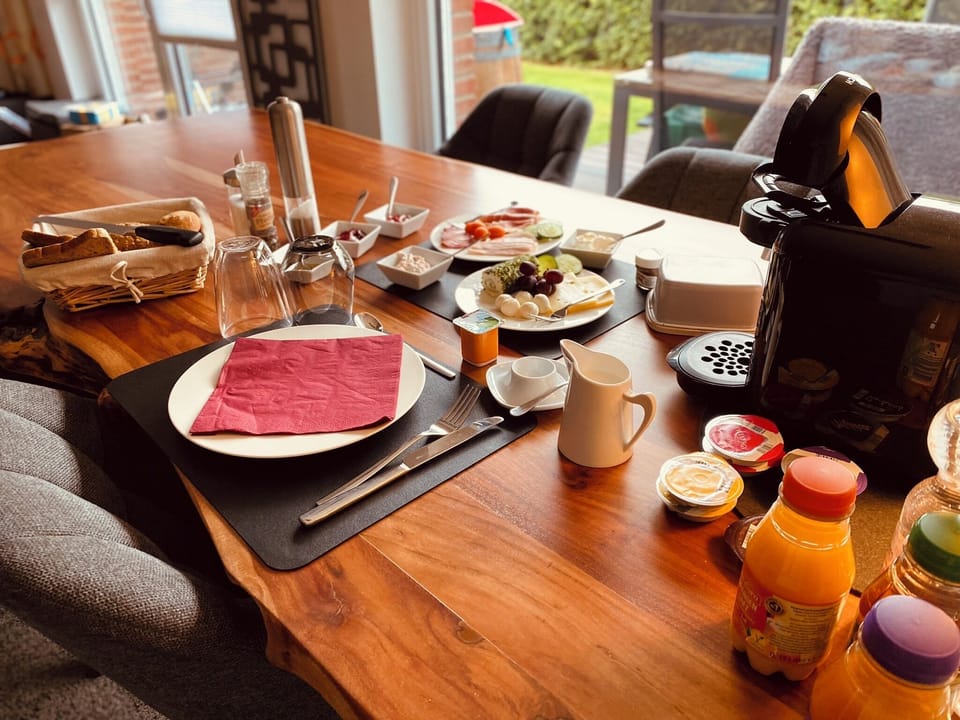Breakfast meal