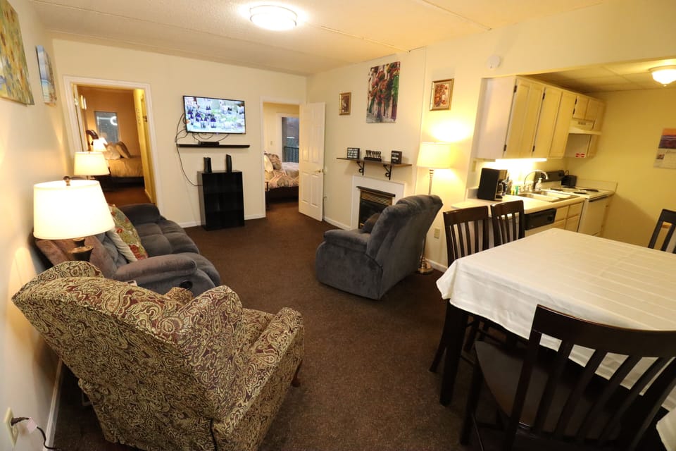 Enjoy your family gathering in the open concept living and dining area. 