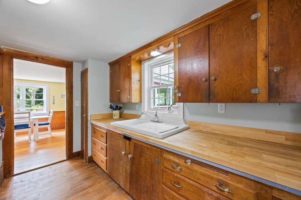 Lots of counter space for preparing meals