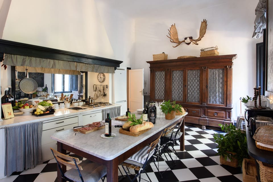Fully-equipped kitchen -complete with gelato maker