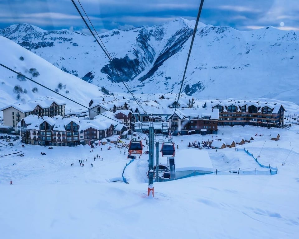Snow and ski sports