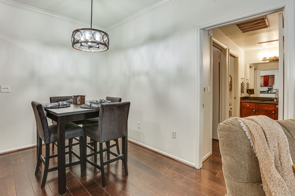 Dining Area | Dishware/Flatware Provided | Board Games | Free WiFi