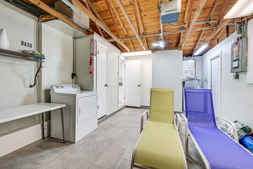 Garage | Washer & Dryer