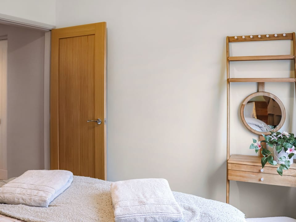 Double bedroom | South Snowdon Wharf, Porthmadog