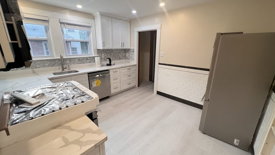New appliances (2023), Large fridge/freezer, gas stove, dishwasher