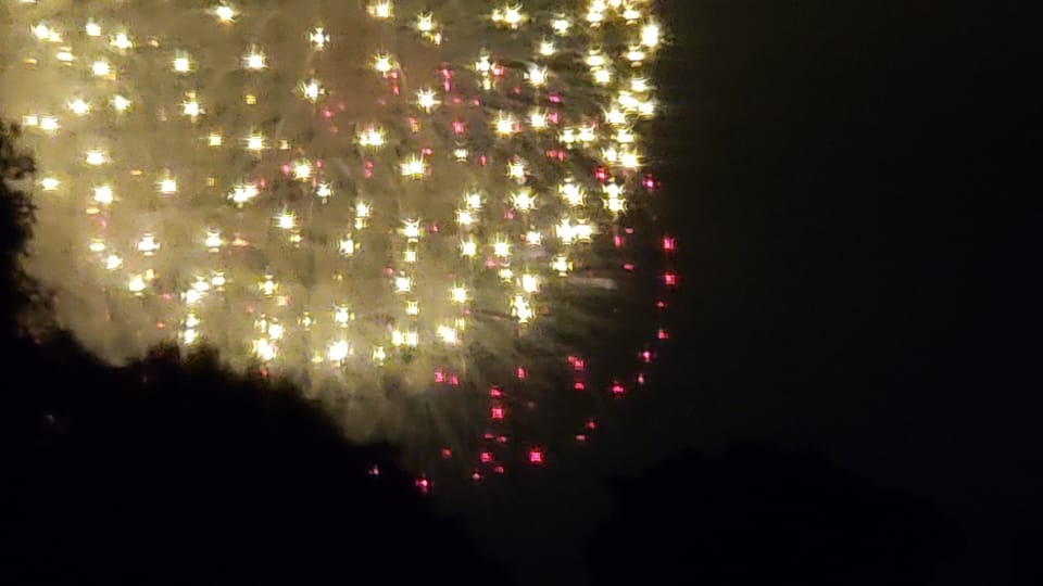 This Sailfest, combine with  Penthouse Getaway to enjoy breathtaking fireworks