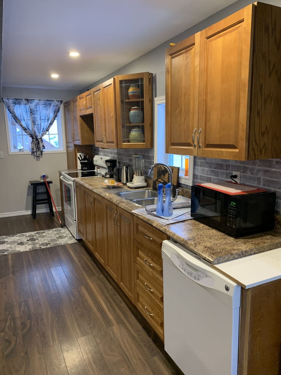 Full Kitchen