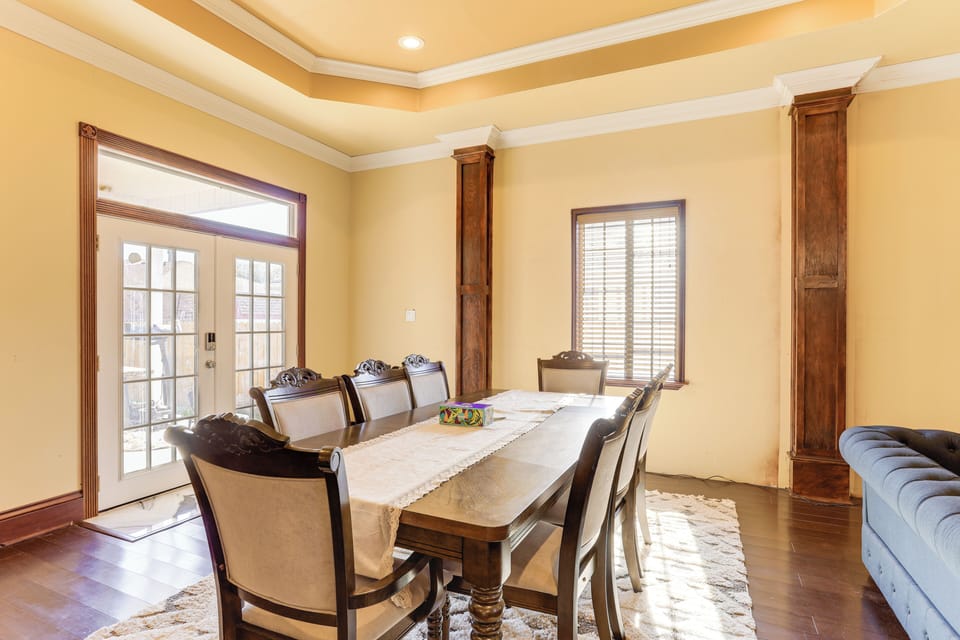 Dining Area | Central Heating & A/C