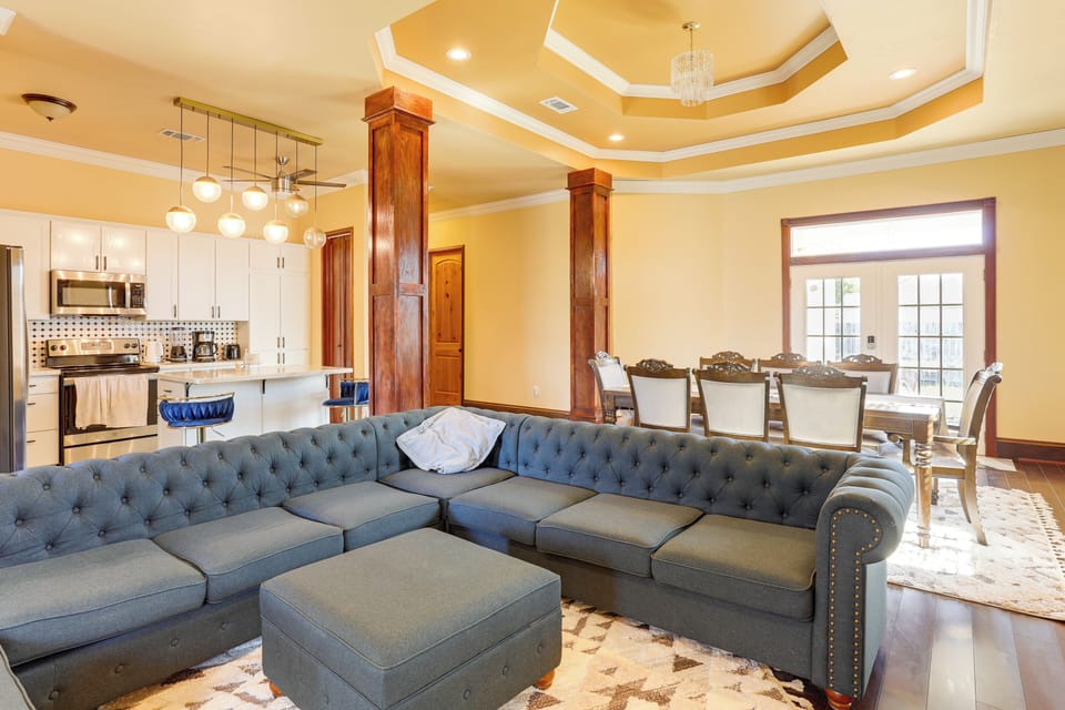 New Orleans Vacation Rental | 3BR | 2.5BA | 2,850 Sq Ft | 2 Steps to Enter