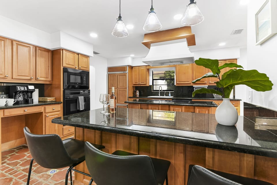 Very large, fully stocked kitchen