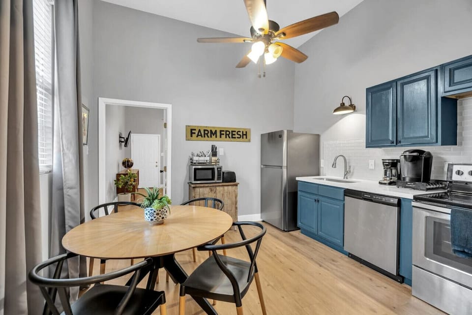 Kitchen + dining area