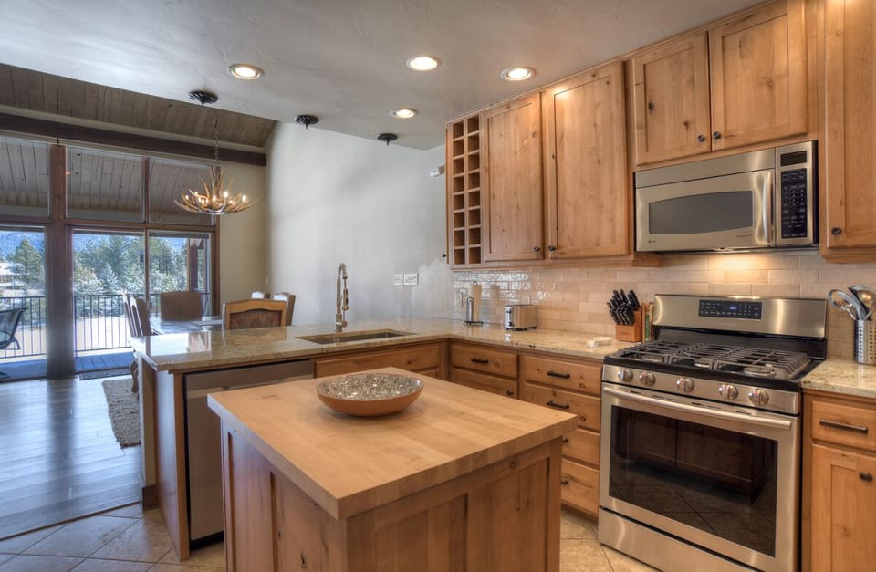 Full Kitchen with Gas Stove