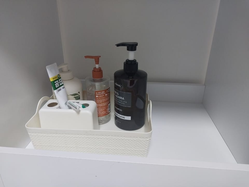 Bathroom amenities