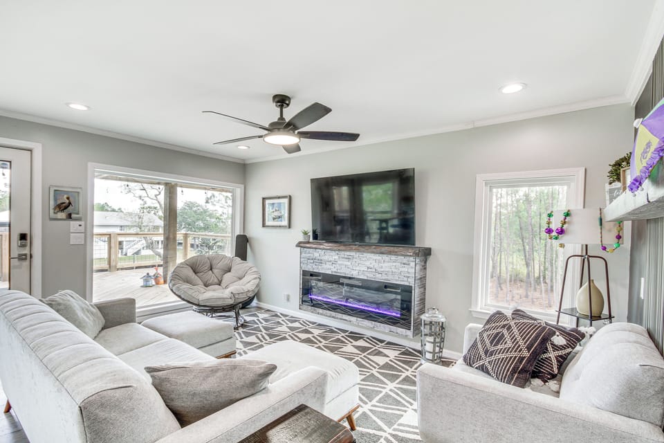 Bay St Louis Vacation Rental | 1BR | 1BA | 900 Sq Ft | Stairs Required