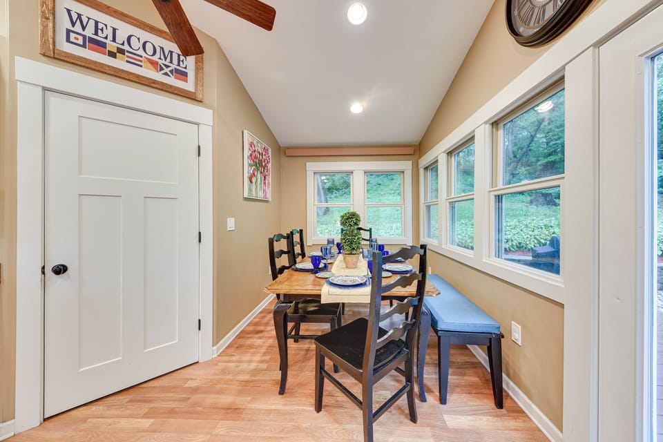 Dining Area | Dishware/Flatware | Trash Bags/Paper Towels