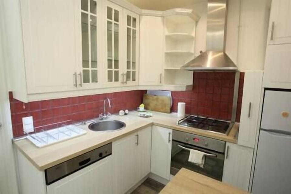 Kitchen (2)