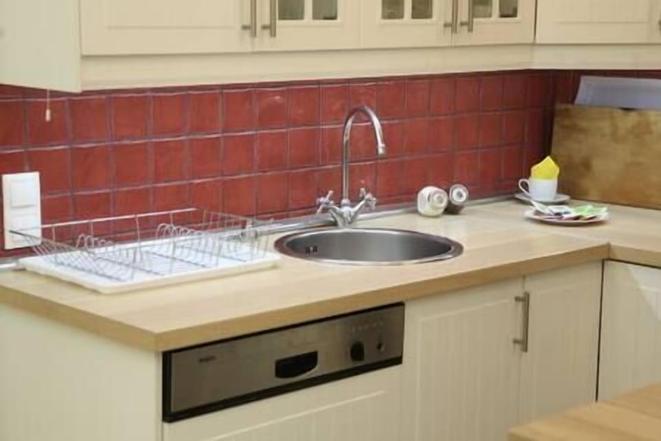 Kitchen (1)