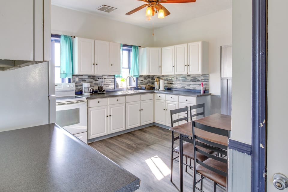 Well-Equipped Kitchen | Dining Area