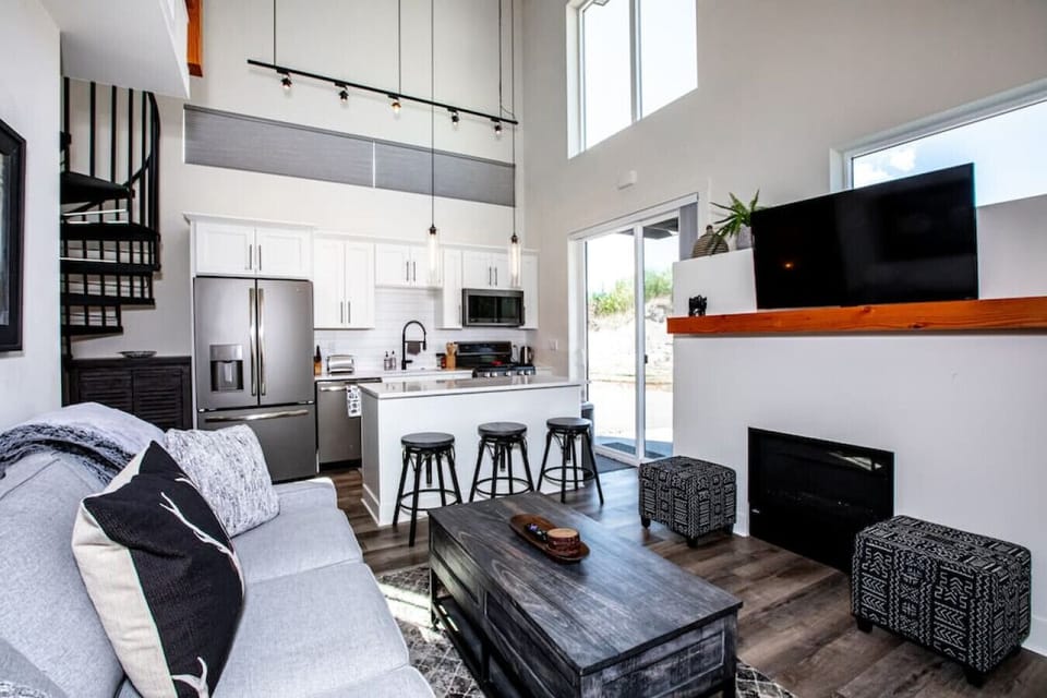 Plenty of natural light with these large windows, and black out blinds for sleeping in.