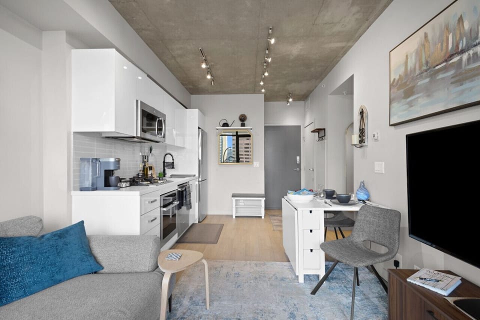 This small space feels roomy