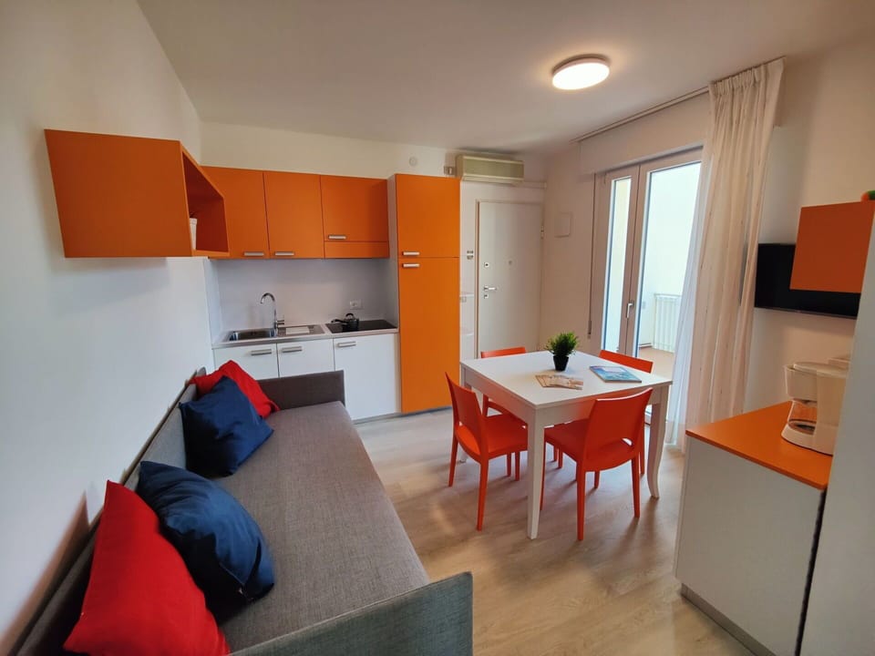 Table, Furniture, Property, Chair, Building, Wood, Interior Design, Architecture, Floor, Flooring