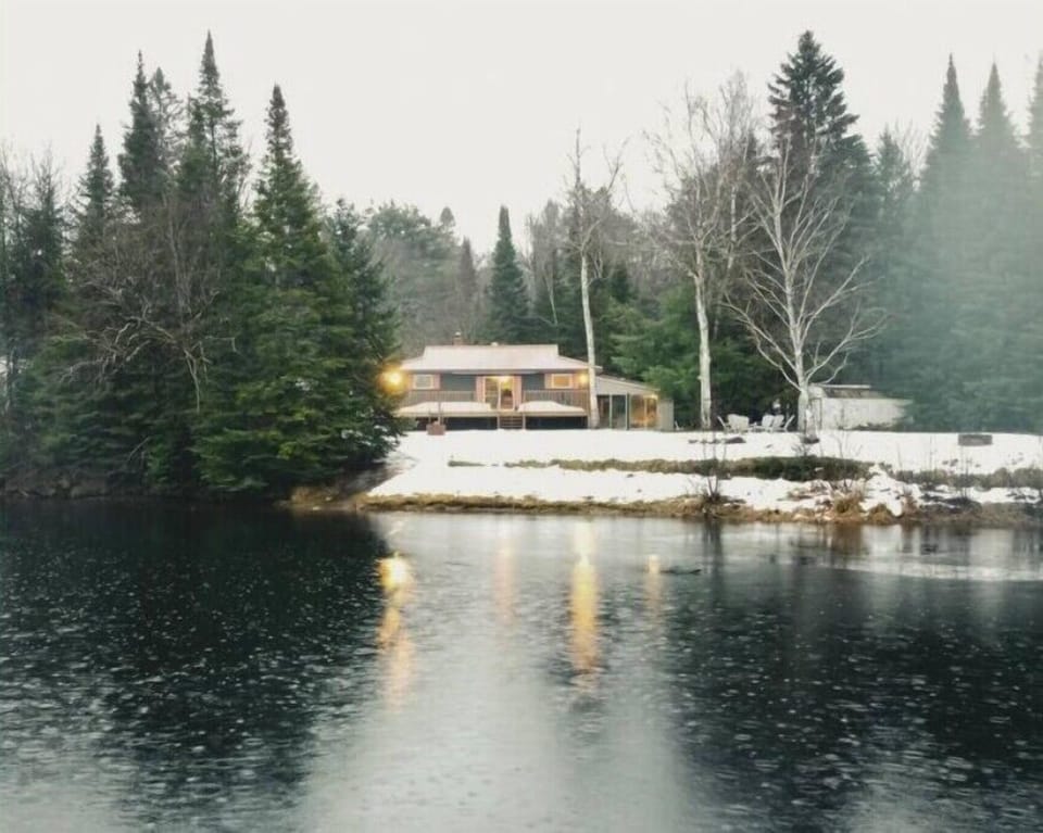 Mara Muskoka Waterfront Cottage