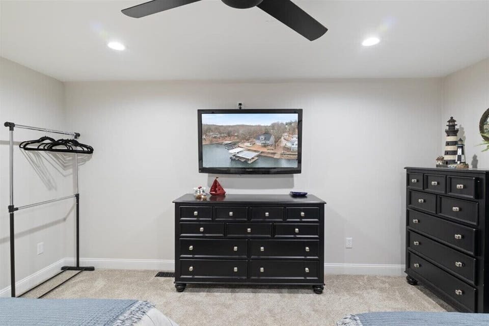 Upstairs Bedroom 1