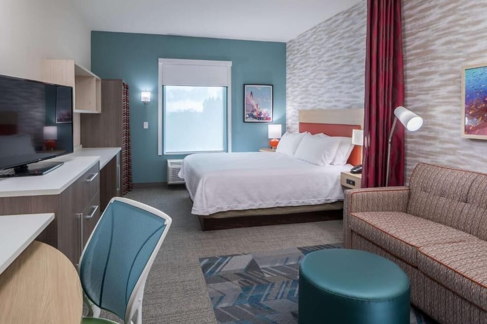 Bedroom. Interior and views may vary based on location and availability.
