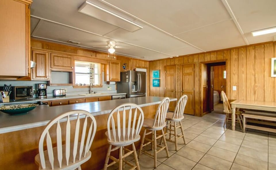 Kitchen with Eat in Seating
