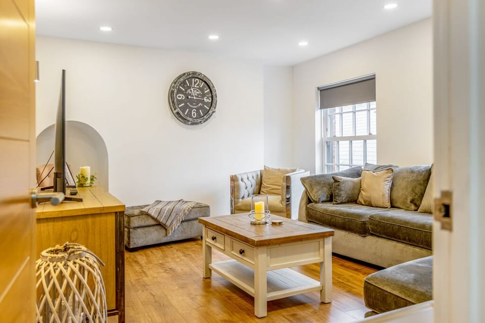 The Henry Suite
