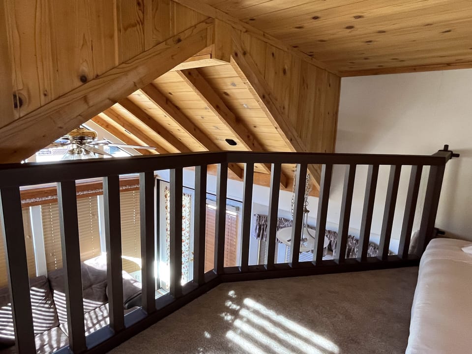 Loft railing