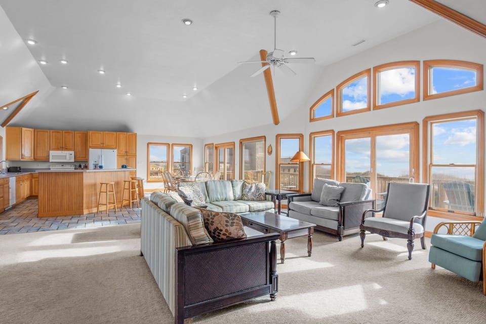 3-Surf or Sound Realty - 1180 - Island Princess - Great Room -3