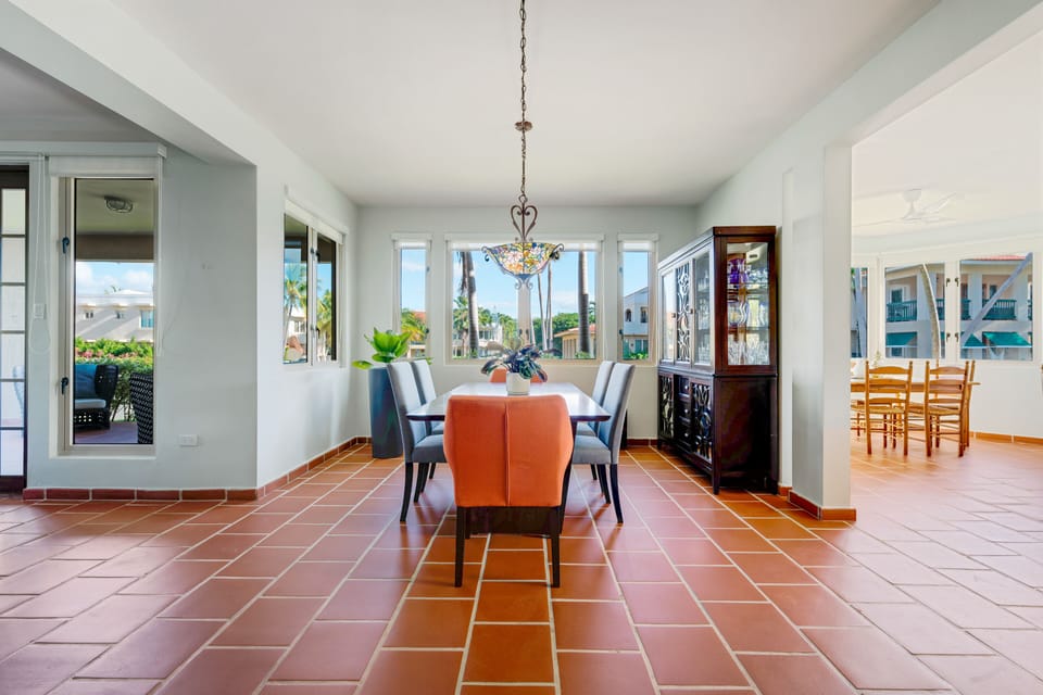 Spacious and modern dining room