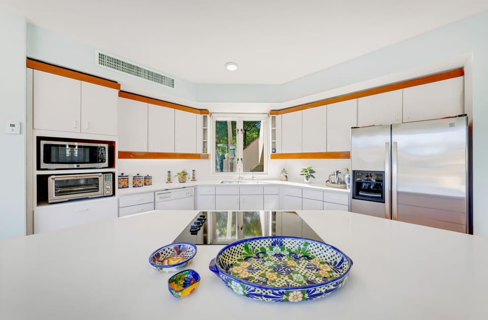 Beautiful sunlighted kitchen