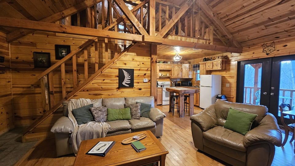 Living Room / Lounge