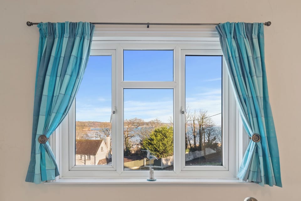 Sea Views, Parking, Enclosed Garden, Dog Friendly