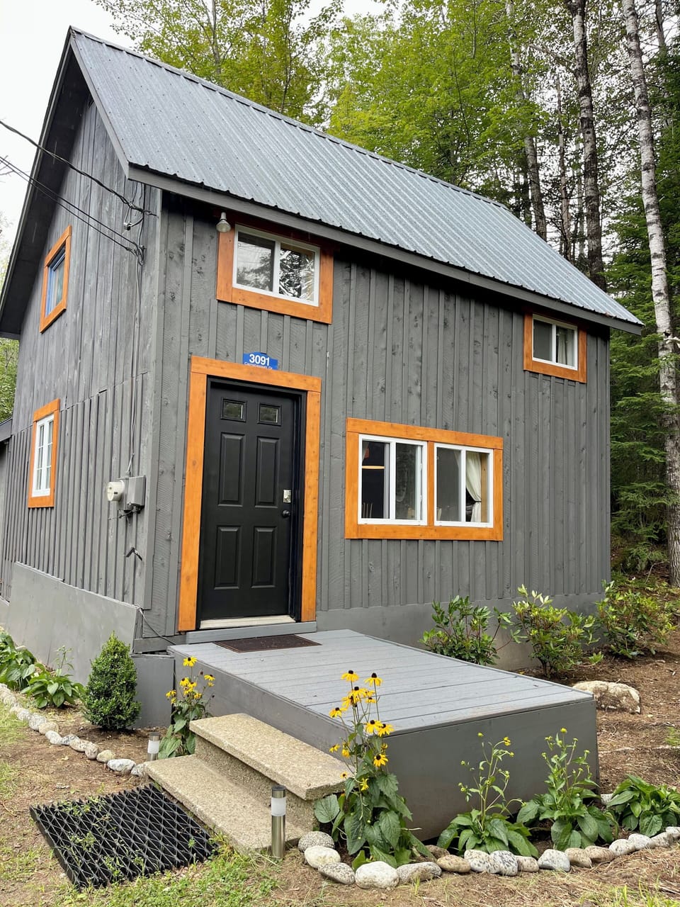 Front/Exterior