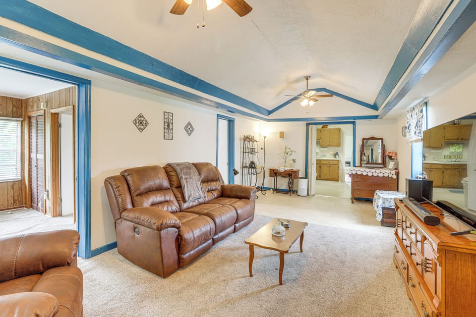 Clanton Vacation Rental | 3BR | 1.5BA | 1 Step Required | 1,400 Sq Ft